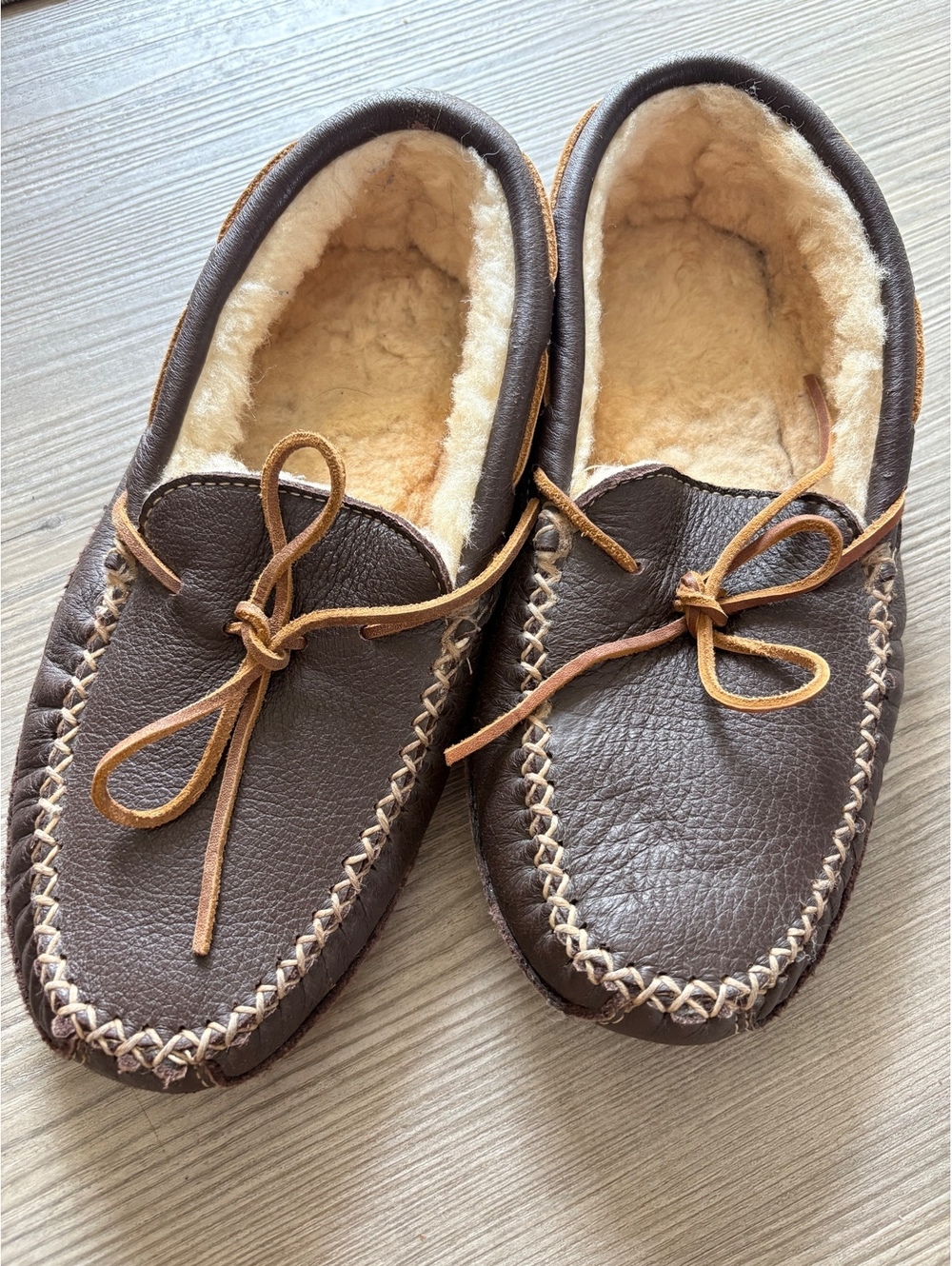 Minnetonka Men’s Sheepskin Lined Moccasin Slippers - Chocolate Brown - Size 10
